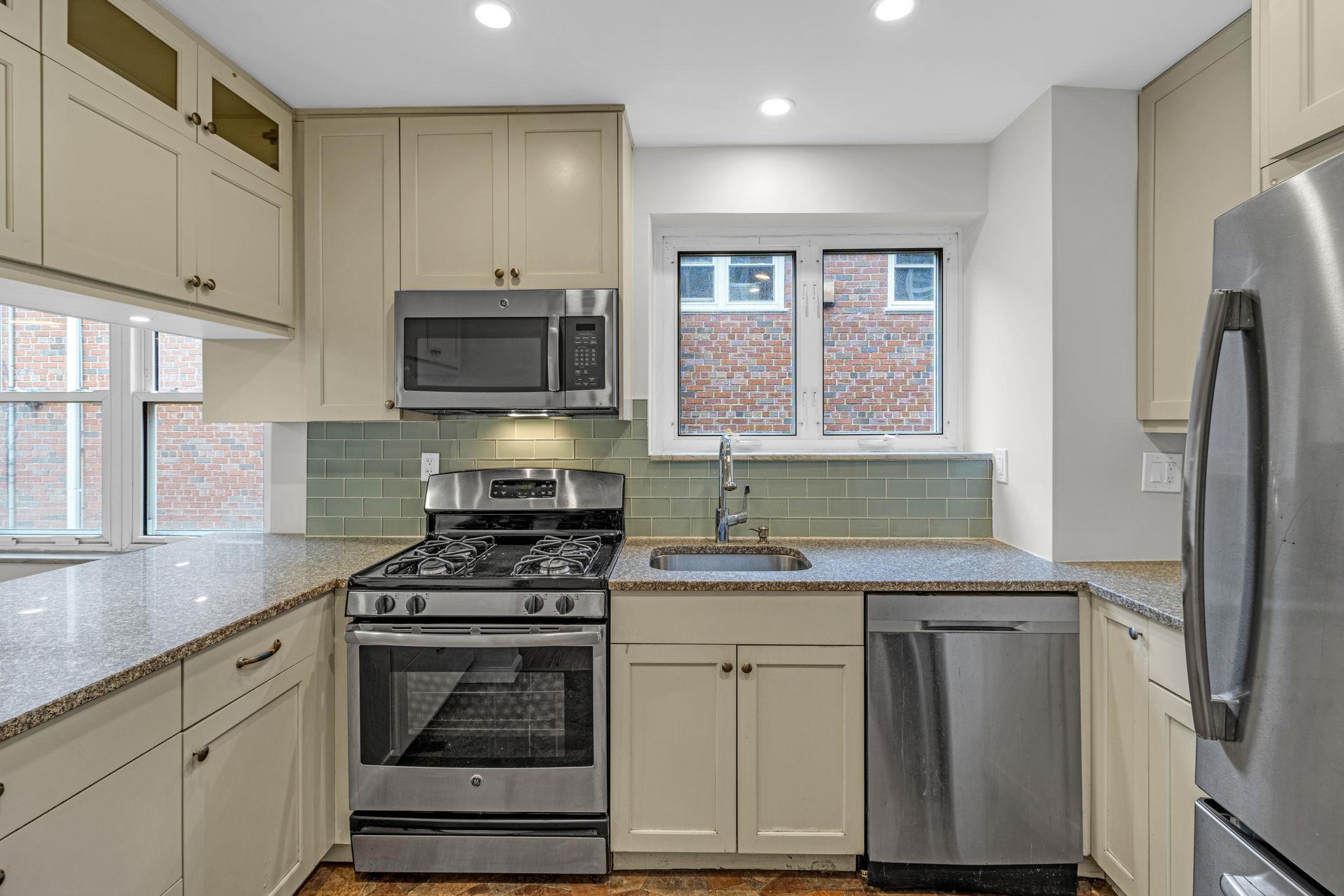 Apartment Spencer  Bronx, NY 10471, MLS-807070-10