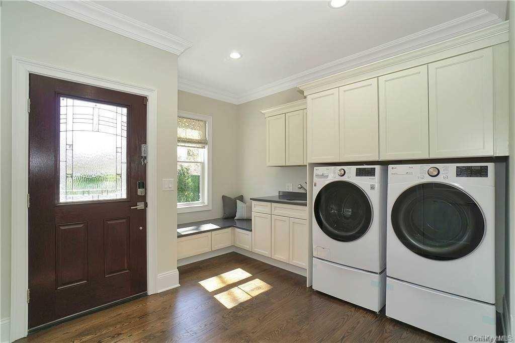 Single Family Silas Carter  Suffolk County, NY 11949, MLS-807356-24