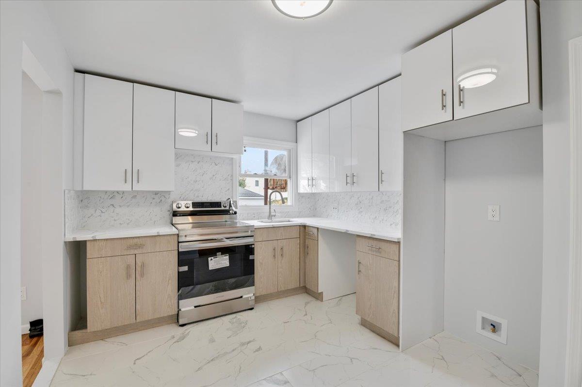 Single Family Buckingham  Nassau County, NY 11516, MLS-807516-3