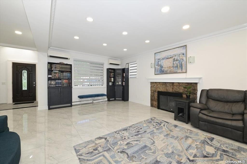 Single Family Main  Queens, NY 11367, MLS-807652-2