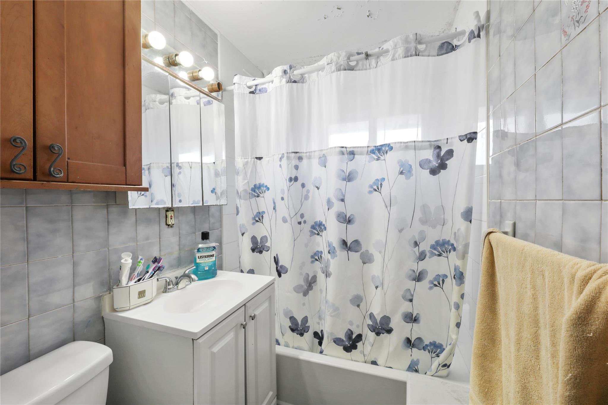 Single Family Birch  Suffolk County, NY 11901, MLS-807676-11