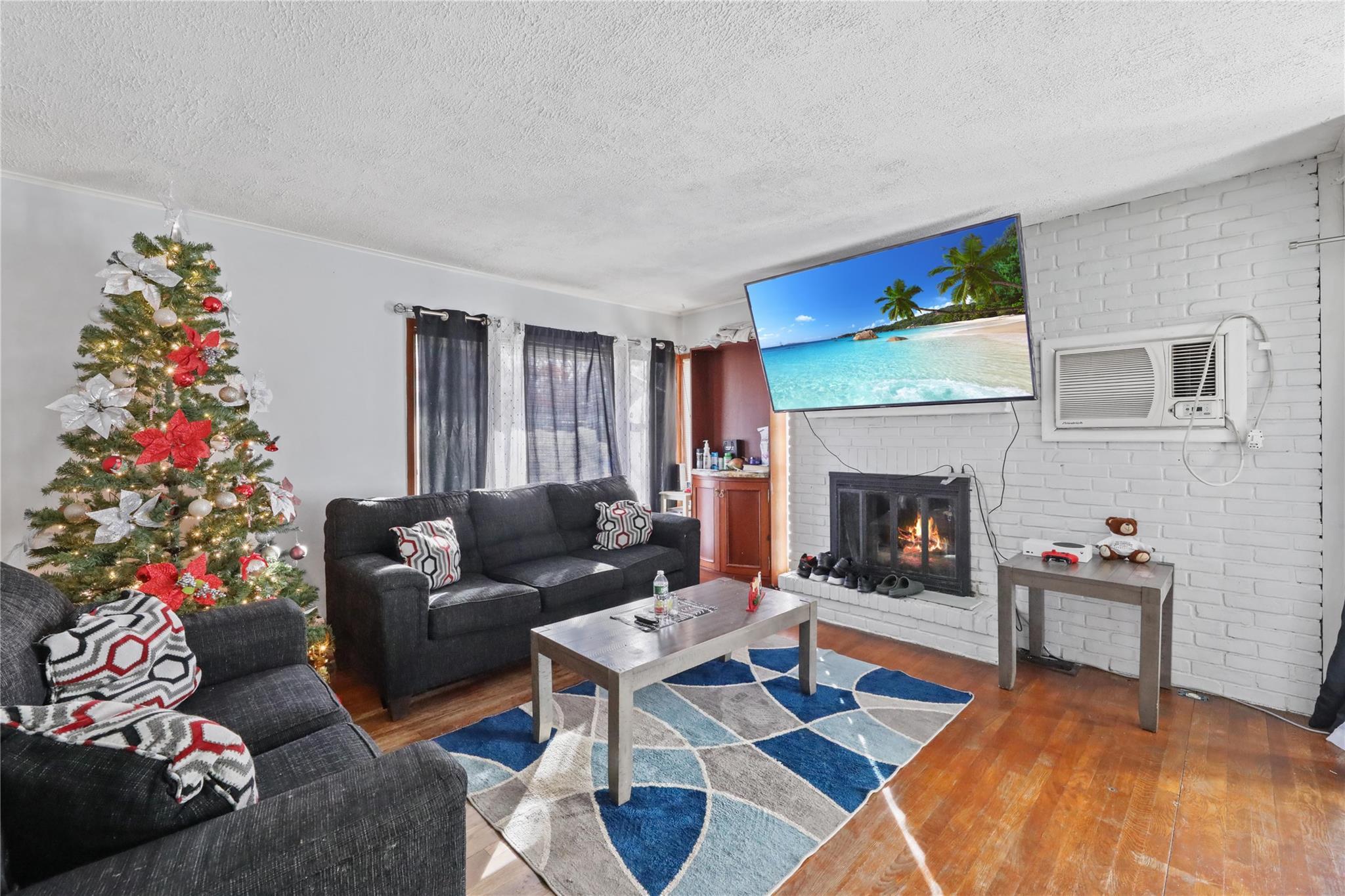 Single Family Birch  Suffolk County, NY 11901, MLS-807676-4