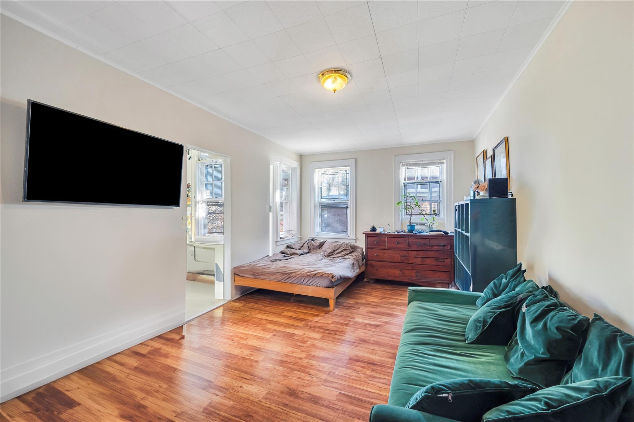Single Family 77th  Queens, NY 11372, MLS-807768-12