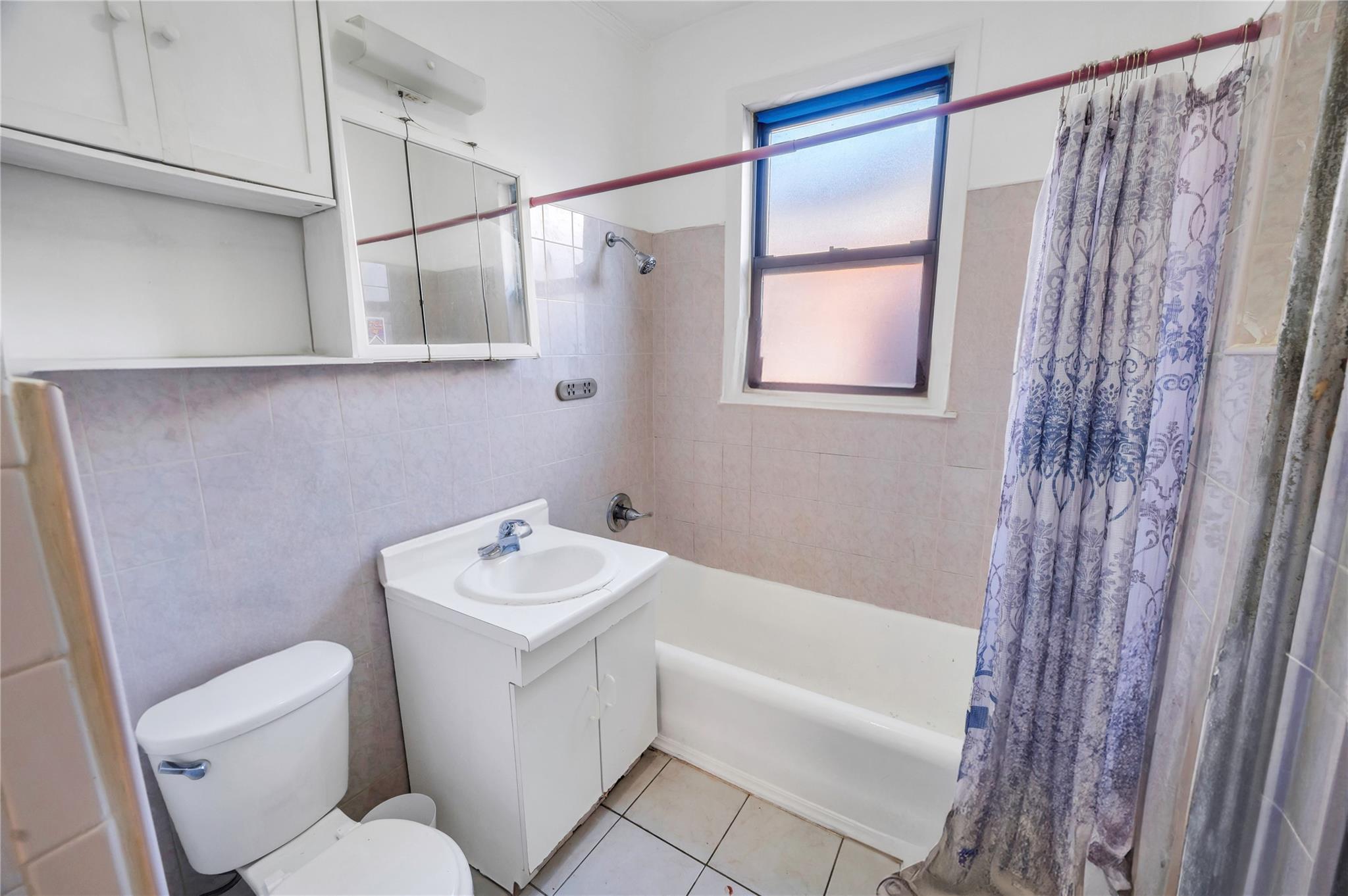 Single Family 77th  Queens, NY 11372, MLS-807768-25