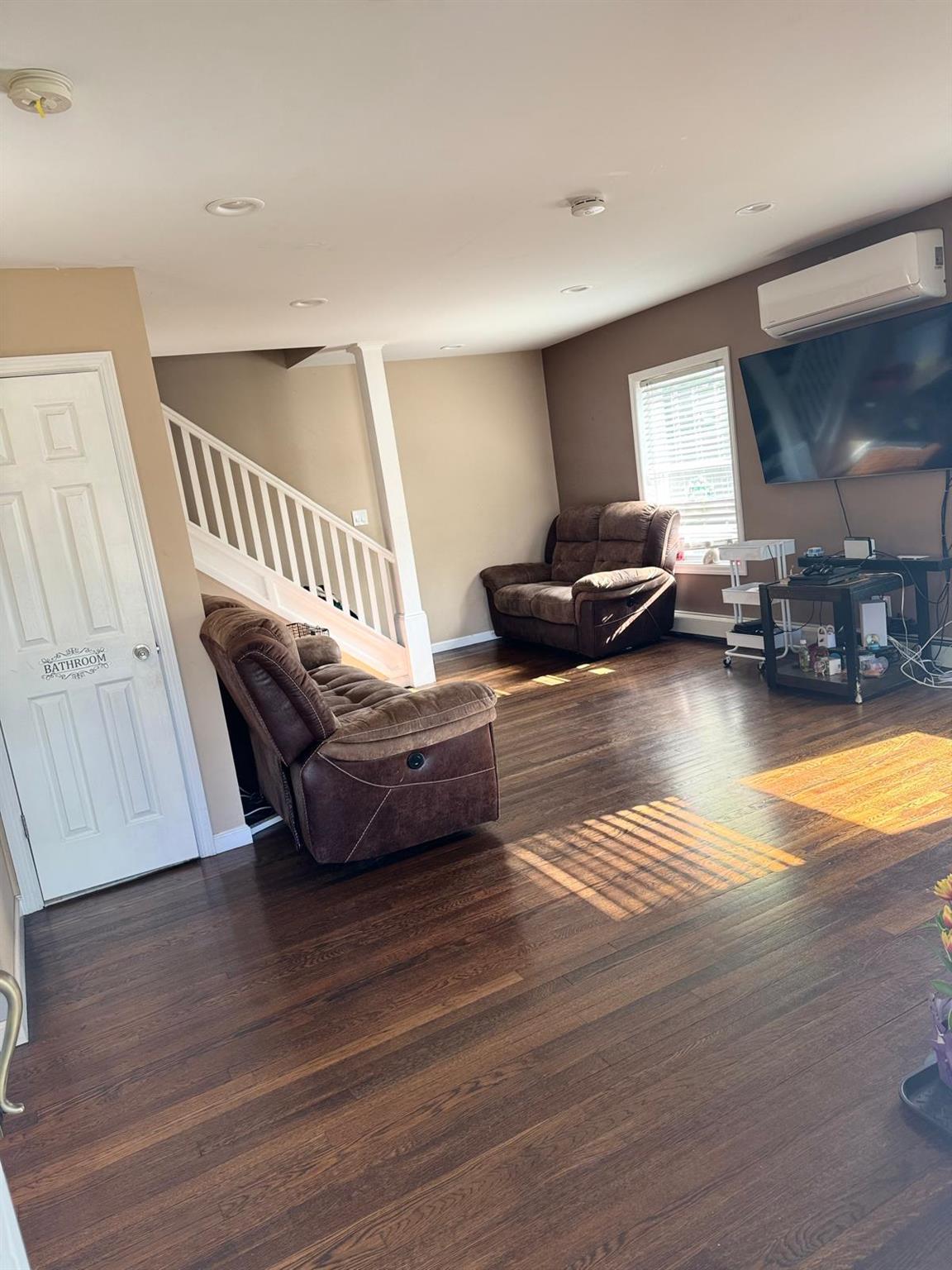 Single Family Oak  Suffolk County, NY 11751, MLS-807789-5