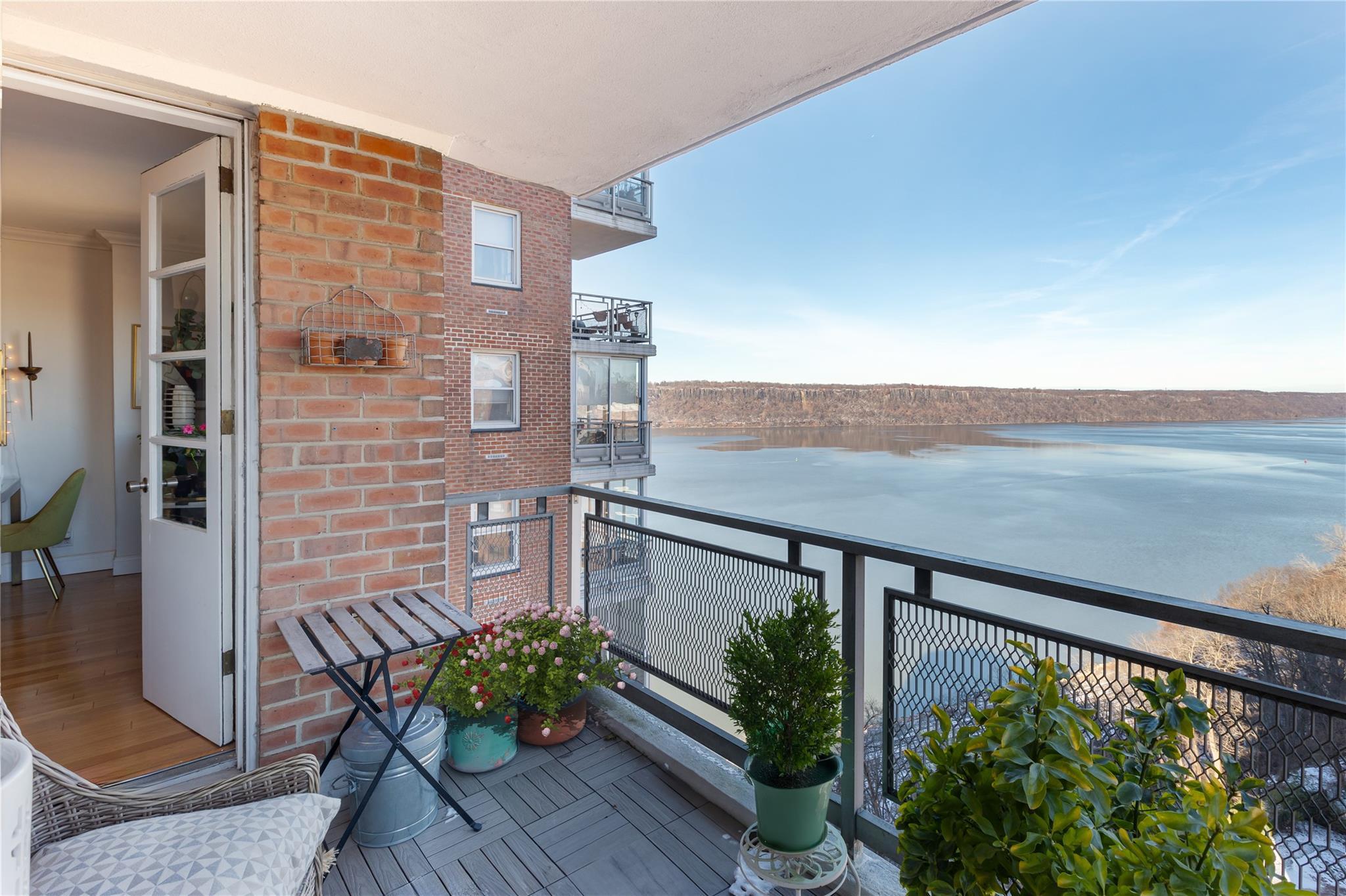 Coop Palisade  Bronx, NY 10463, MLS-807803-7