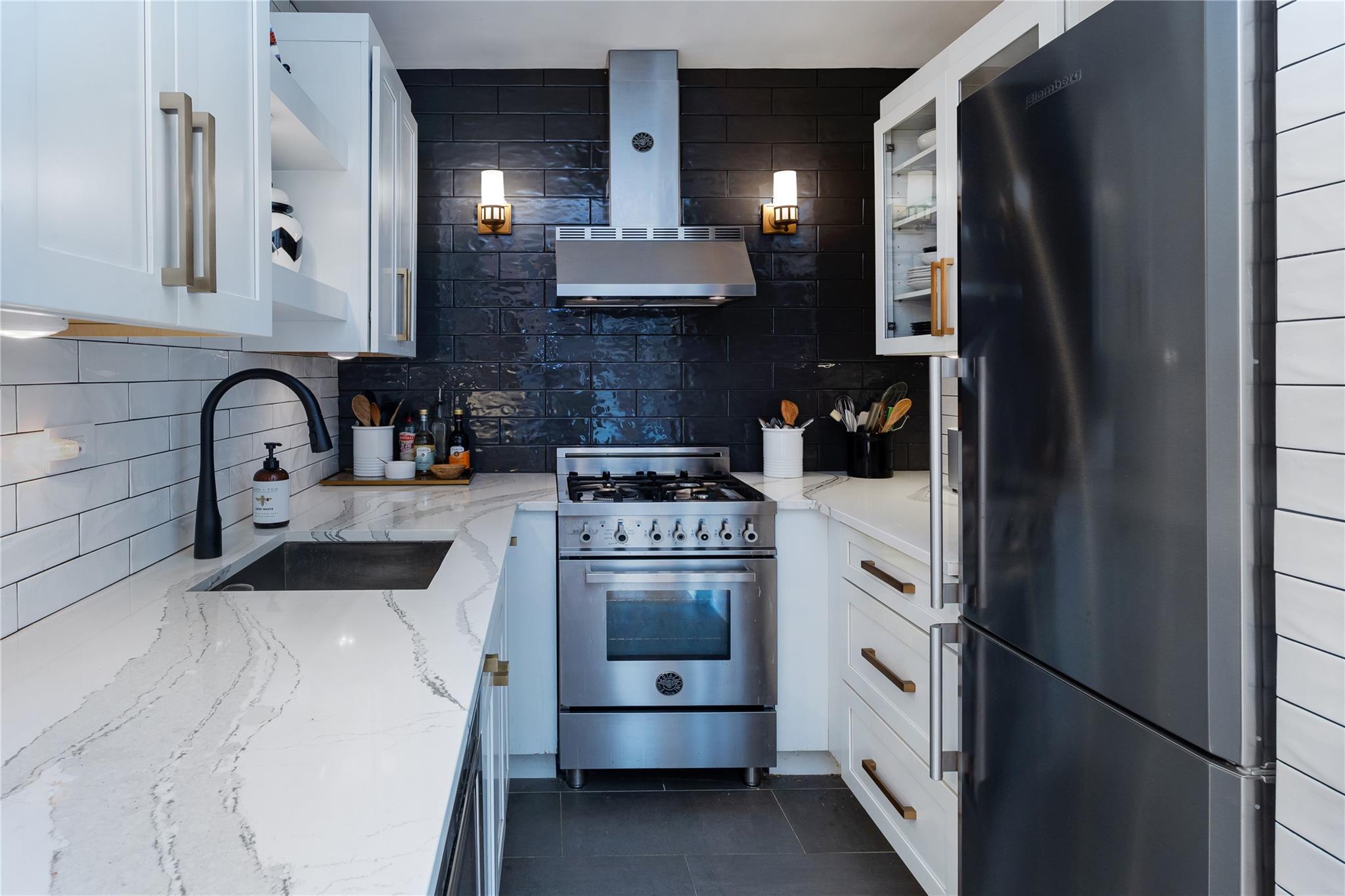 Coop Palisade  Bronx, NY 10463, MLS-807803-8