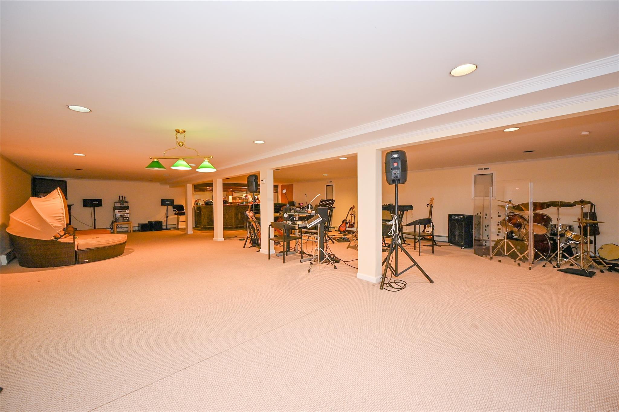 Single Family Annandale  Nassau County, NY 11791, MLS-807913-19