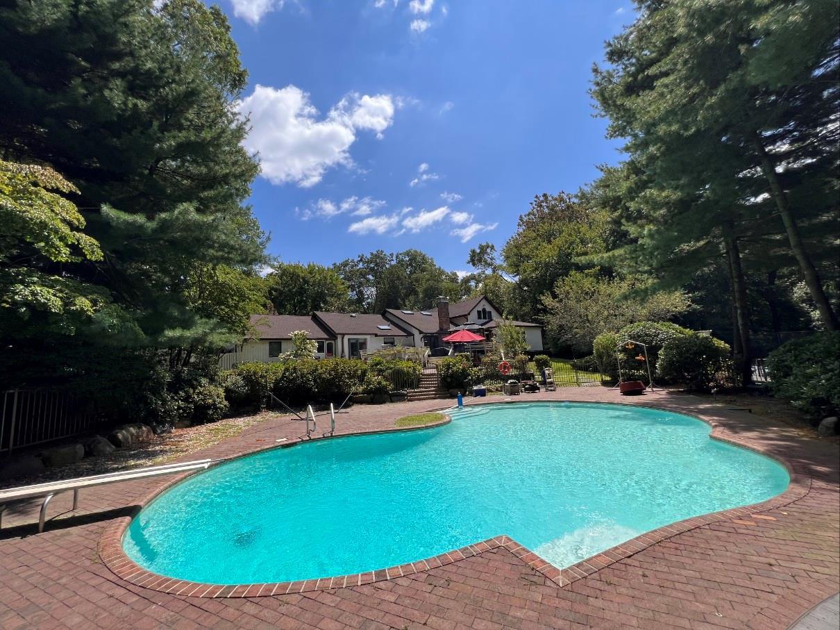 Single Family Annandale  Nassau County, NY 11791, MLS-807913-28