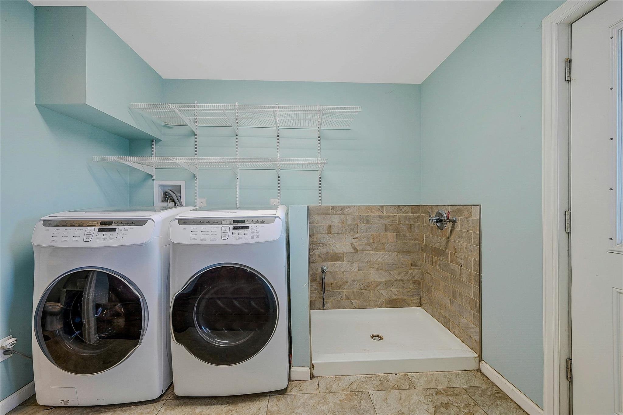 Single Family Main  Suffolk County, NY 11947, MLS-807915-15