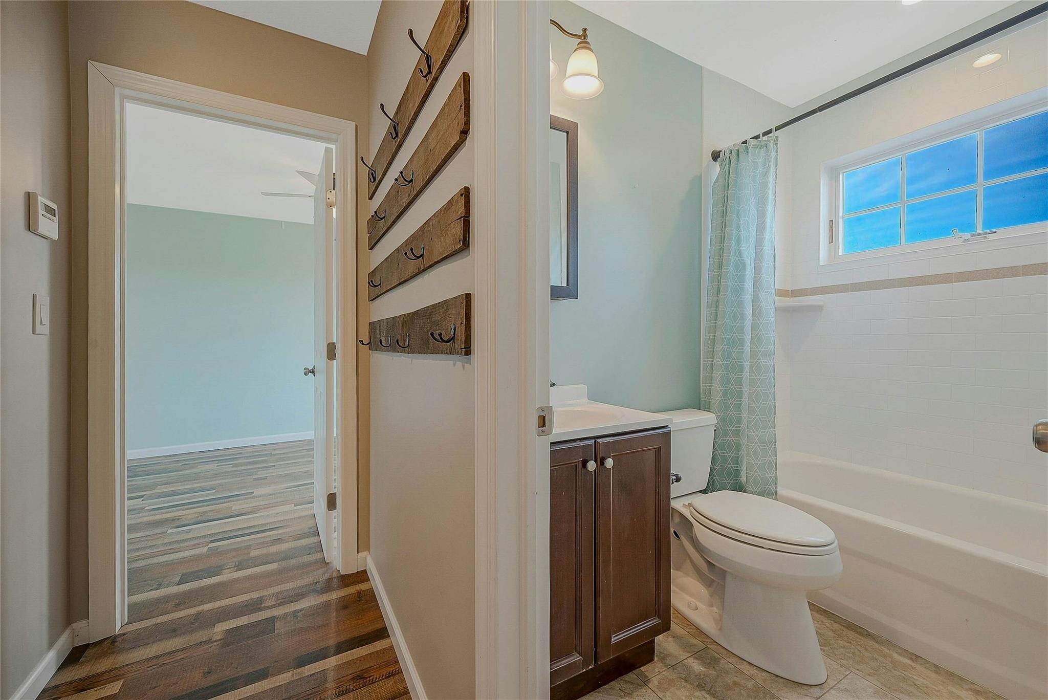 Single Family Main  Suffolk County, NY 11947, MLS-807915-28