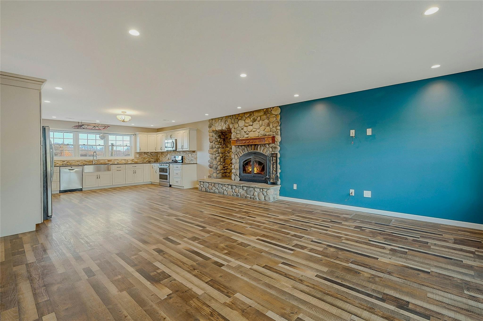 Single Family Main  Suffolk County, NY 11947, MLS-807915-4