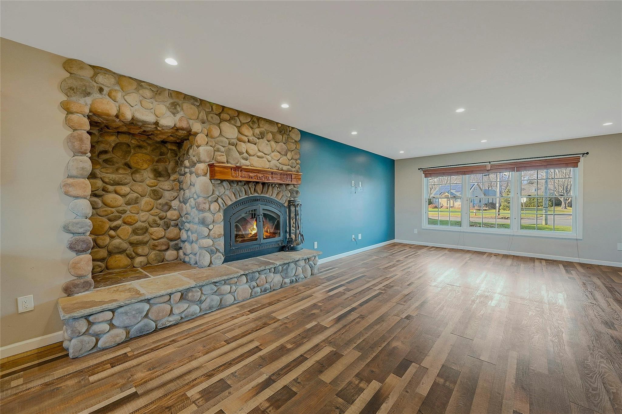 Single Family Main  Suffolk County, NY 11947, MLS-807915-5