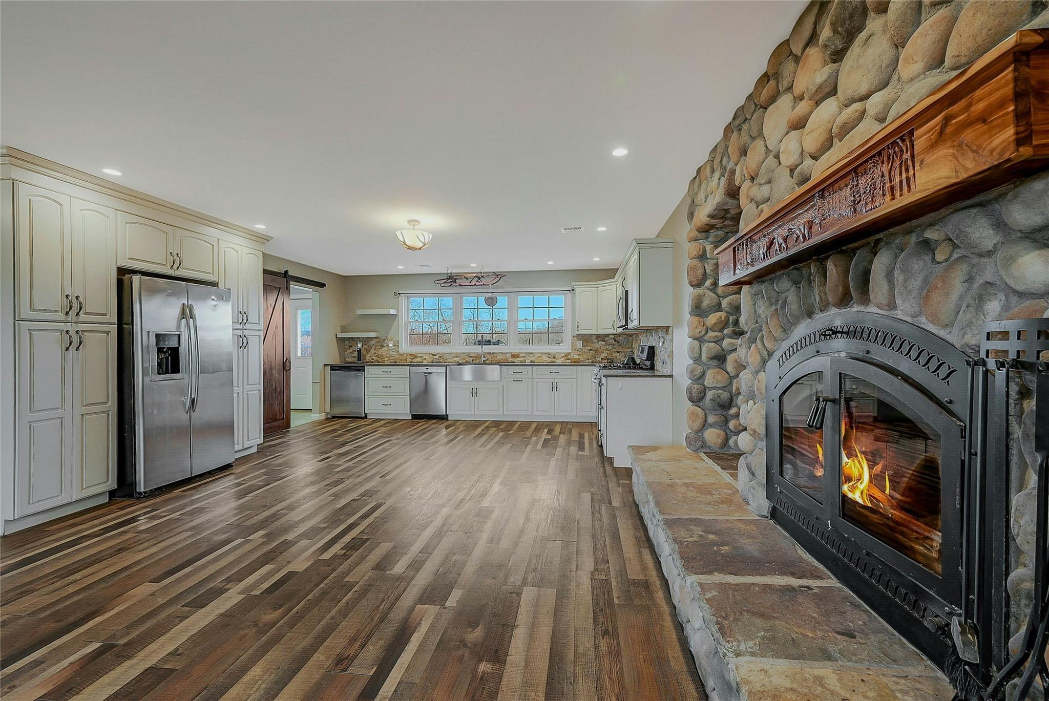 Single Family Main  Suffolk County, NY 11947, MLS-807915-9