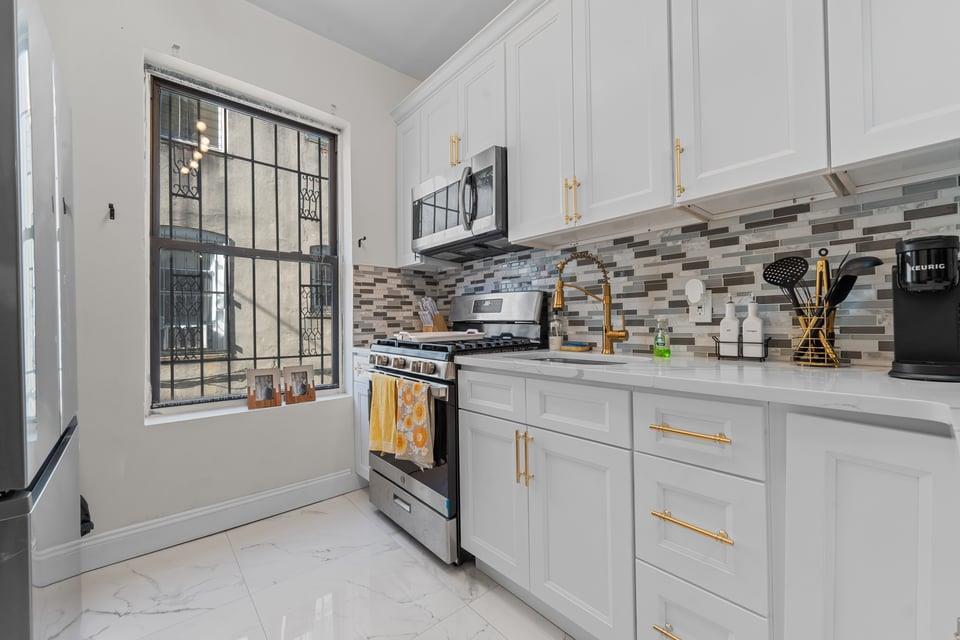 Apartment Avenue A  Brooklyn, NY 11236, MLS-808002-8