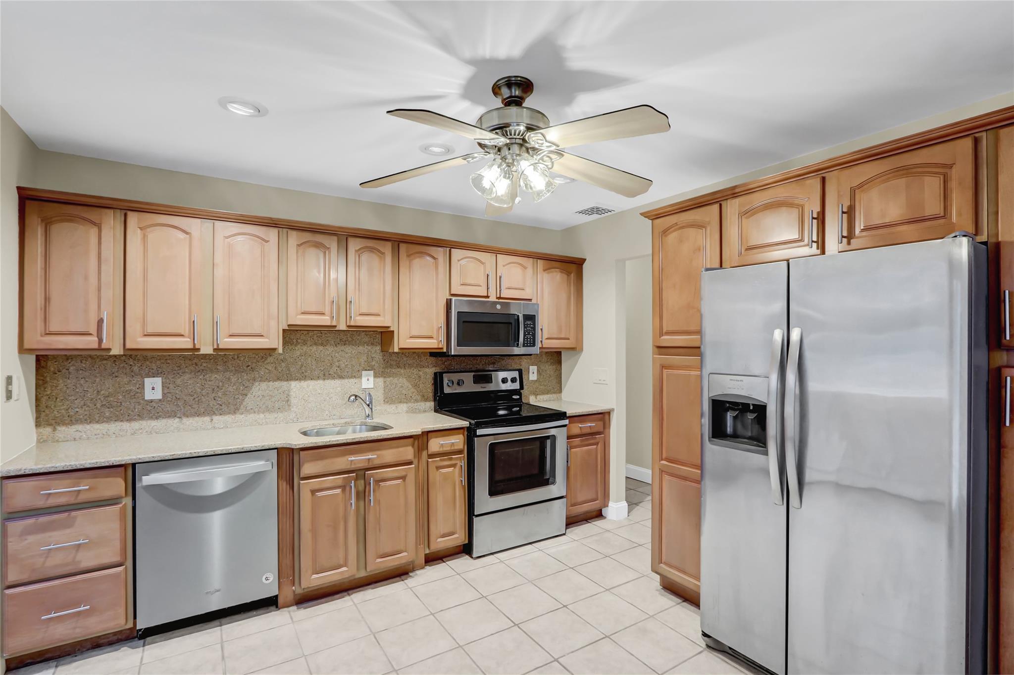 Single Family Kool  Suffolk County, NY 11776, MLS-808162-16