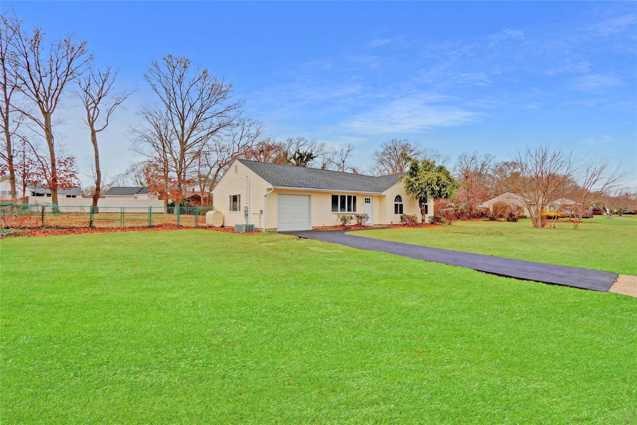 Single Family Kool  Suffolk County, NY 11776, MLS-808162-4