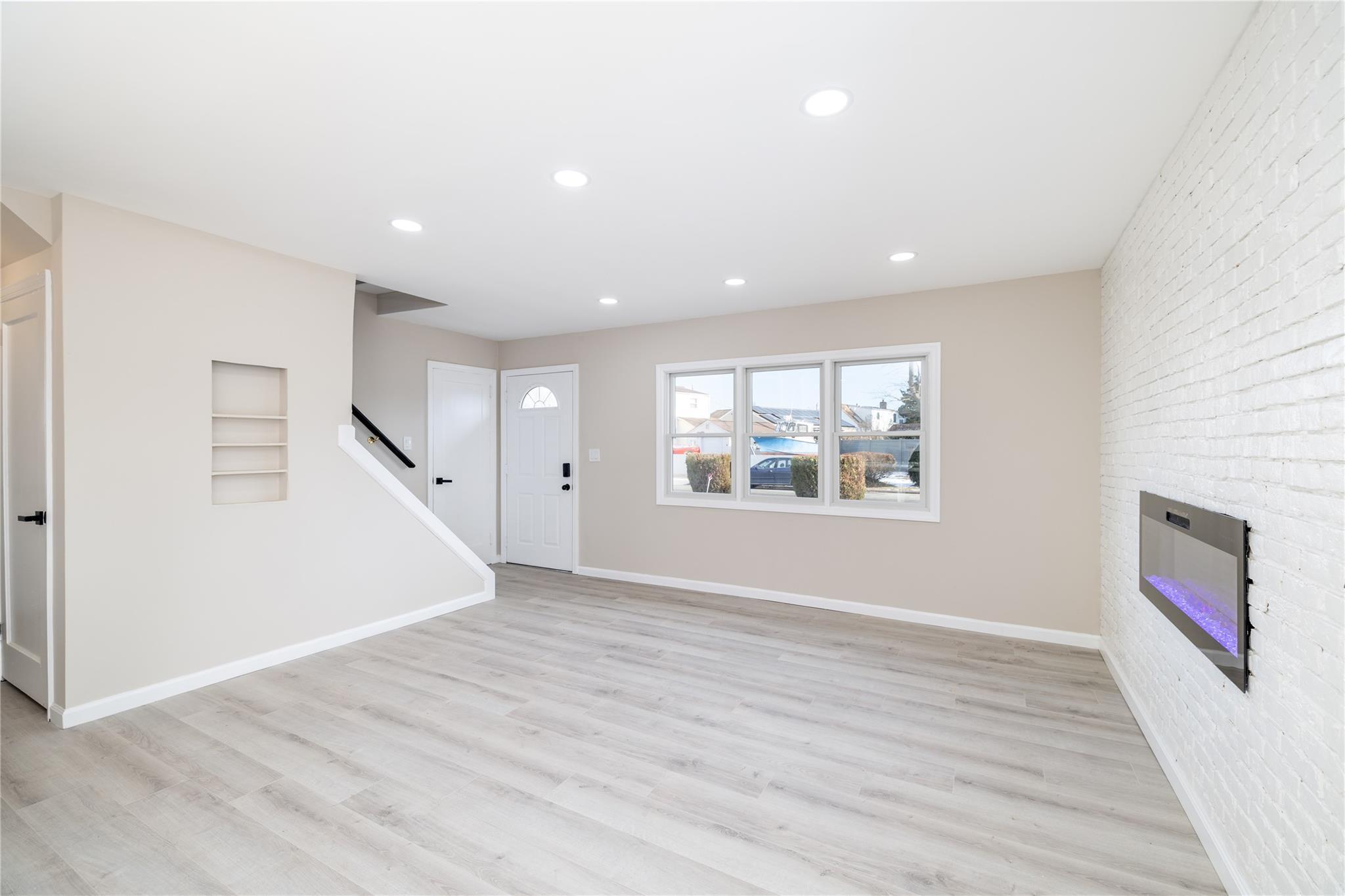 Single Family Little Neck  Nassau County, NY 11710, MLS-808181-5