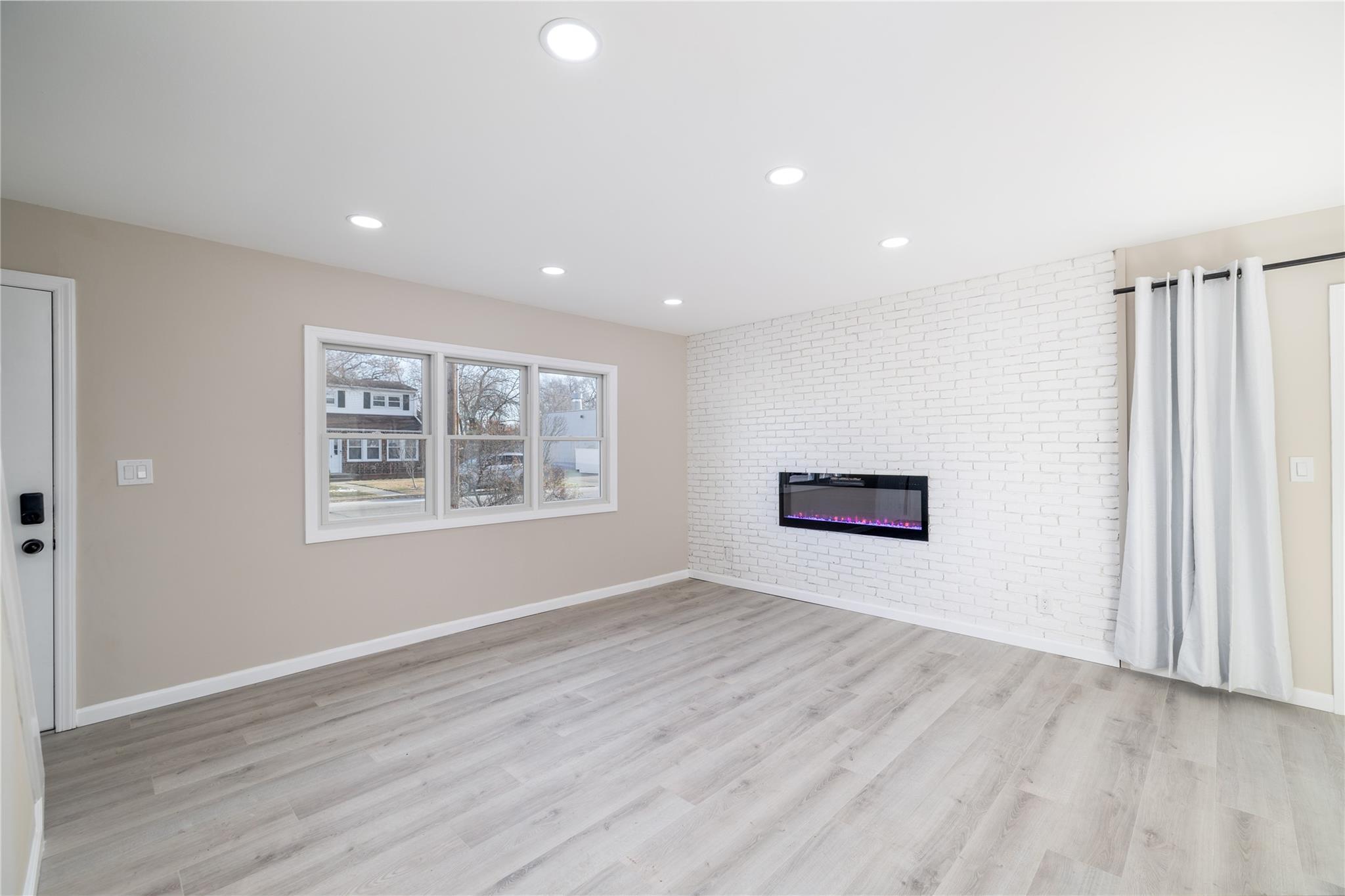 Single Family Little Neck  Nassau County, NY 11710, MLS-808181-6