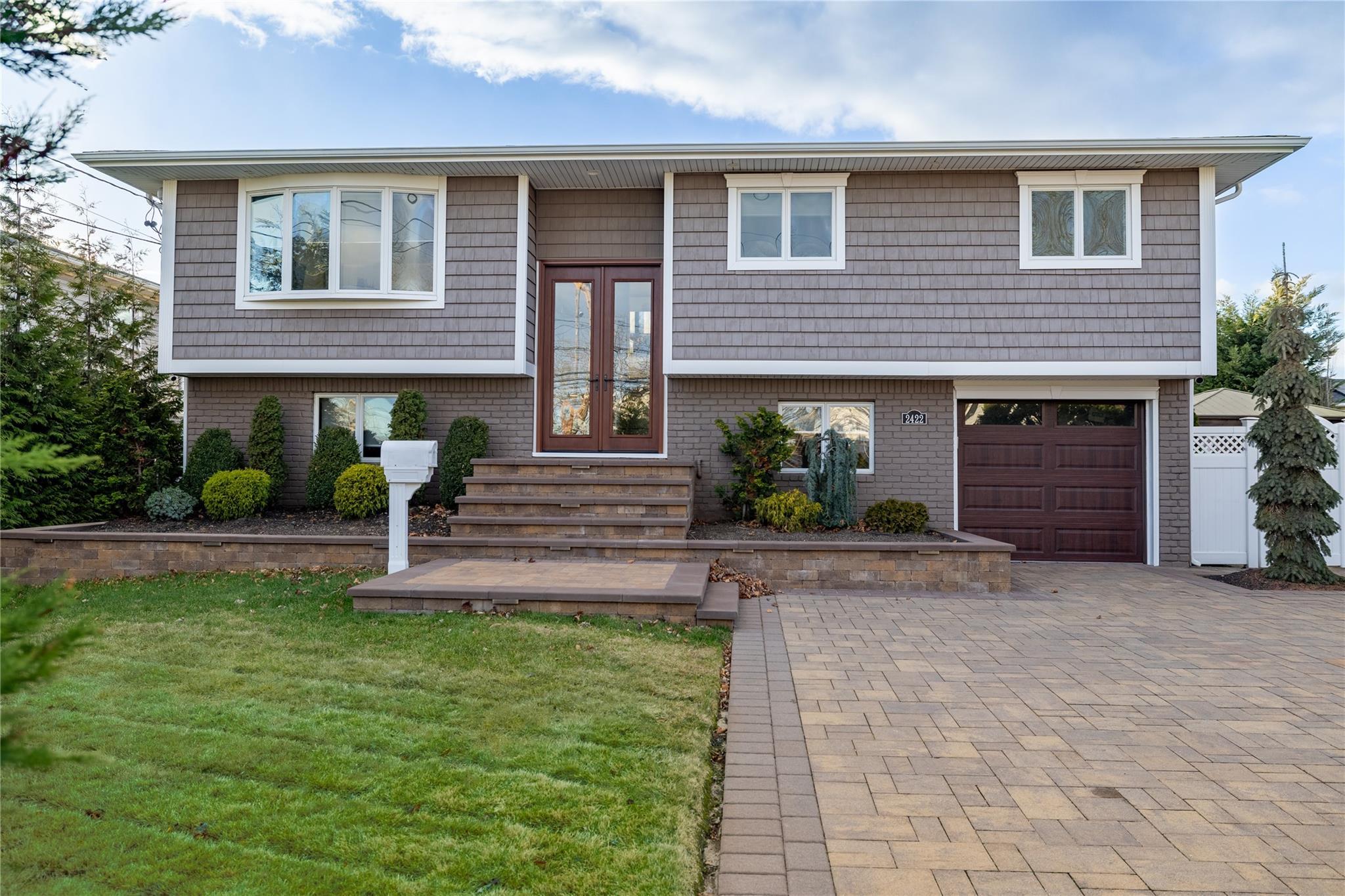 Single Family Seamans Neck  Nassau County, NY 11783, MLS-808233-33