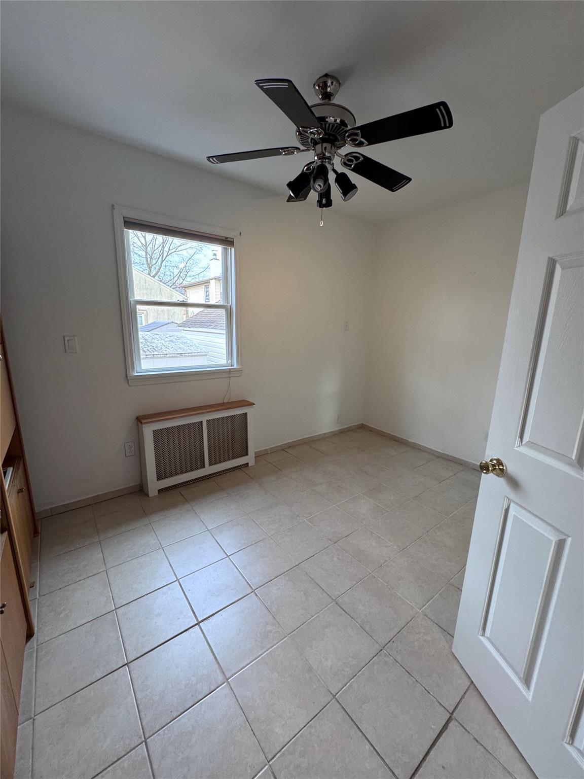Apartment Waldorf  Nassau County, NY 11003, MLS-808273-10