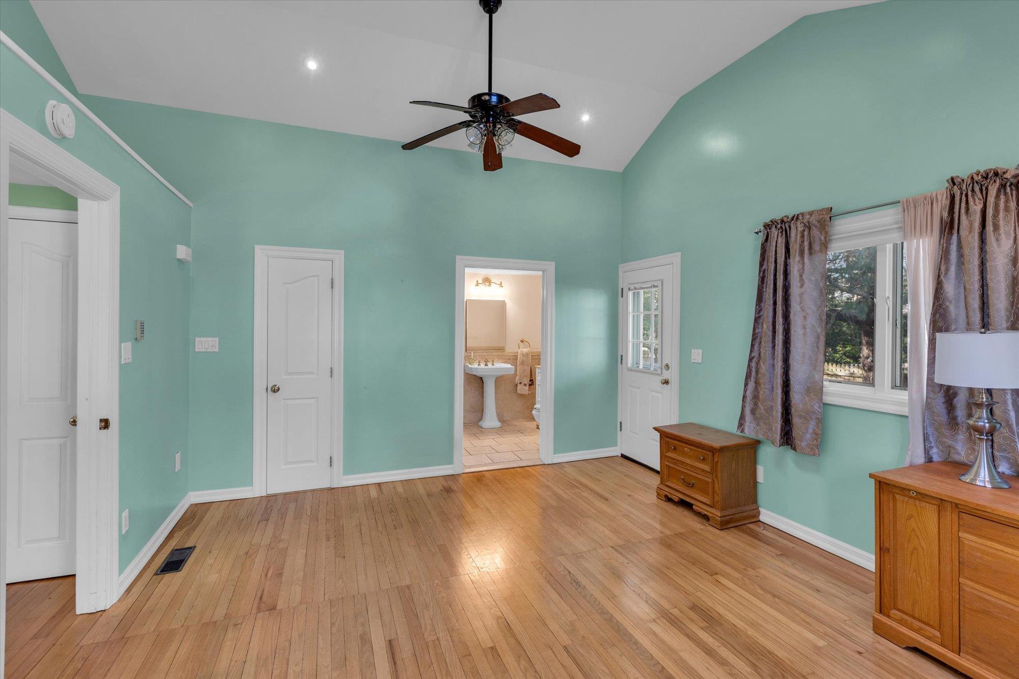 Single Family Bay Shore  Suffolk County, NY 11944, MLS-808916-10
