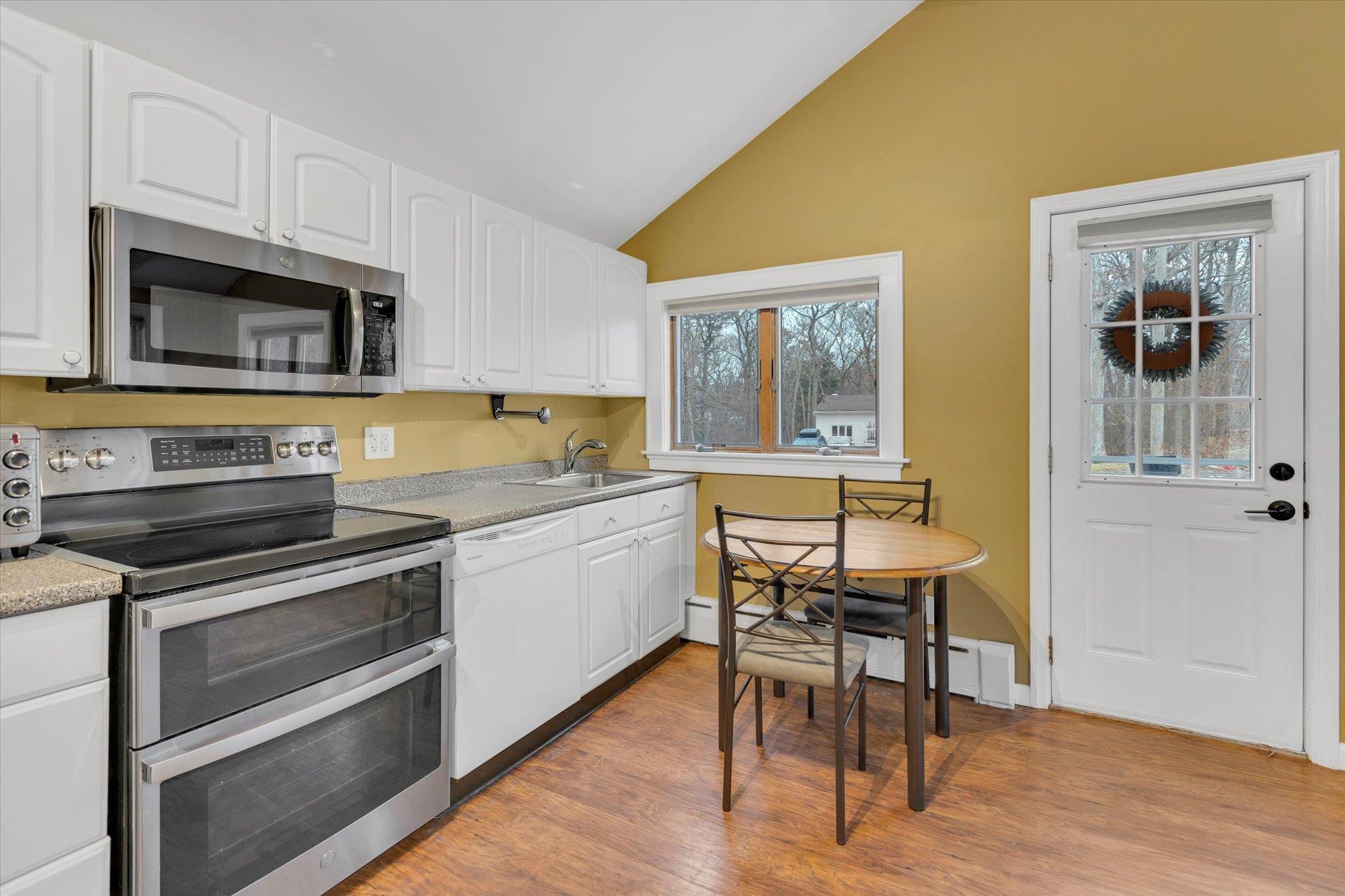 Single Family Rexmere  Suffolk County, NY 11738, MLS-808949-8