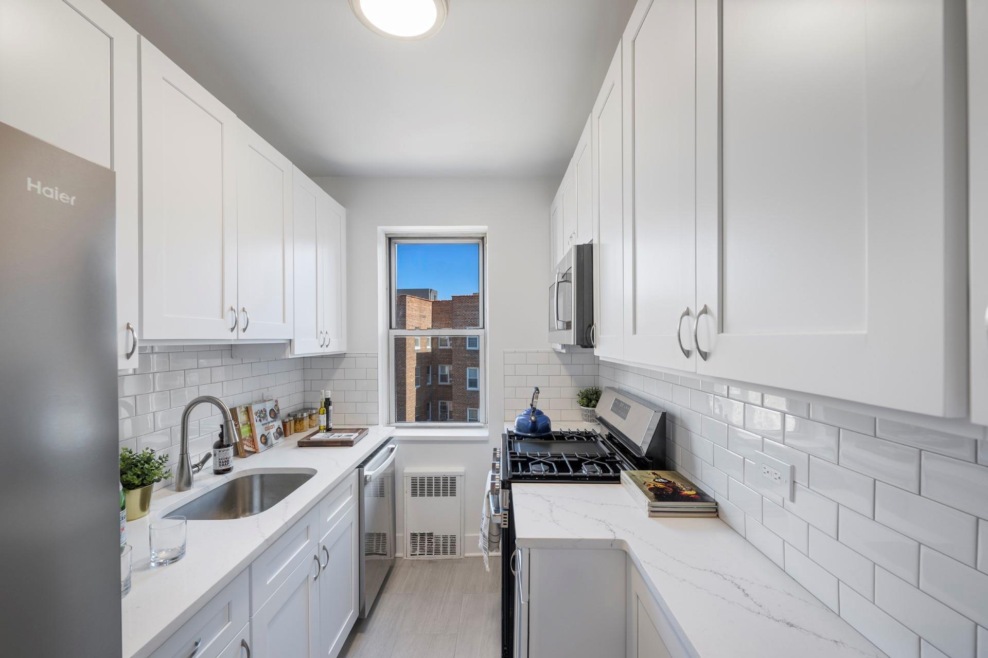 Coop Hudson Manor  Bronx, NY 10463, MLS-808954-2