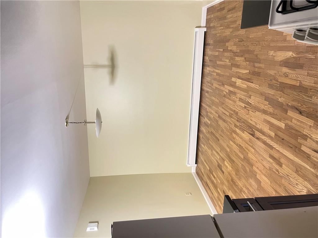 Apartment Ely  Bronx, NY 10469, MLS-809031-4