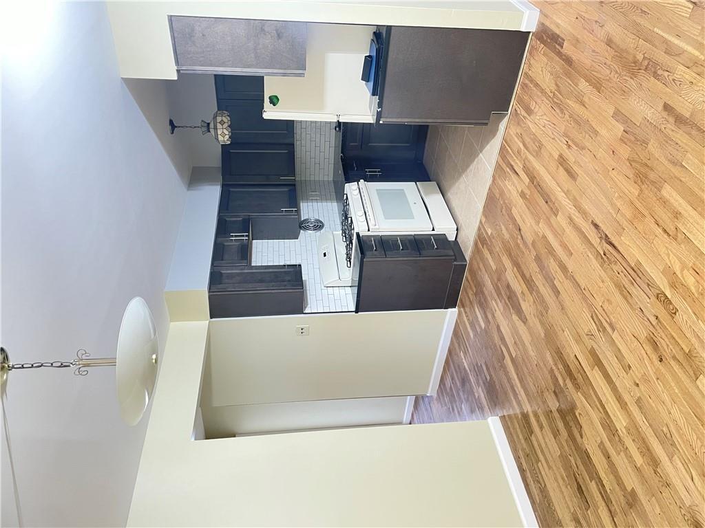 Apartment Ely  Bronx, NY 10469, MLS-809031-6