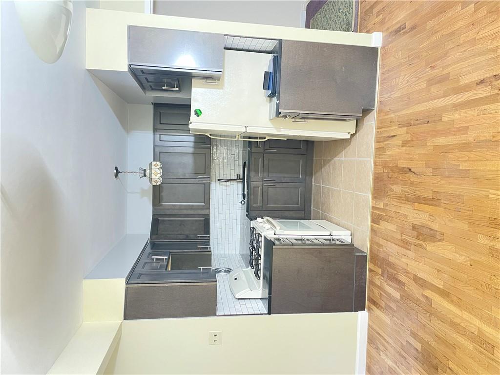 Apartment Ely  Bronx, NY 10469, MLS-809031-7