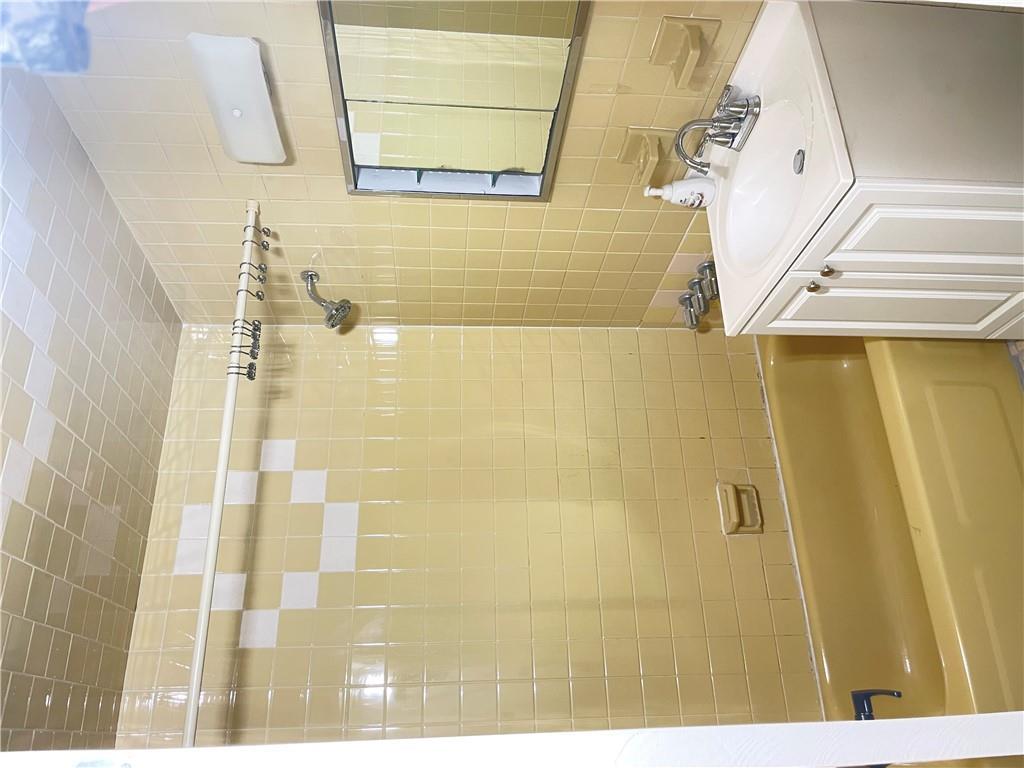 Apartment Ely  Bronx, NY 10469, MLS-809031-8