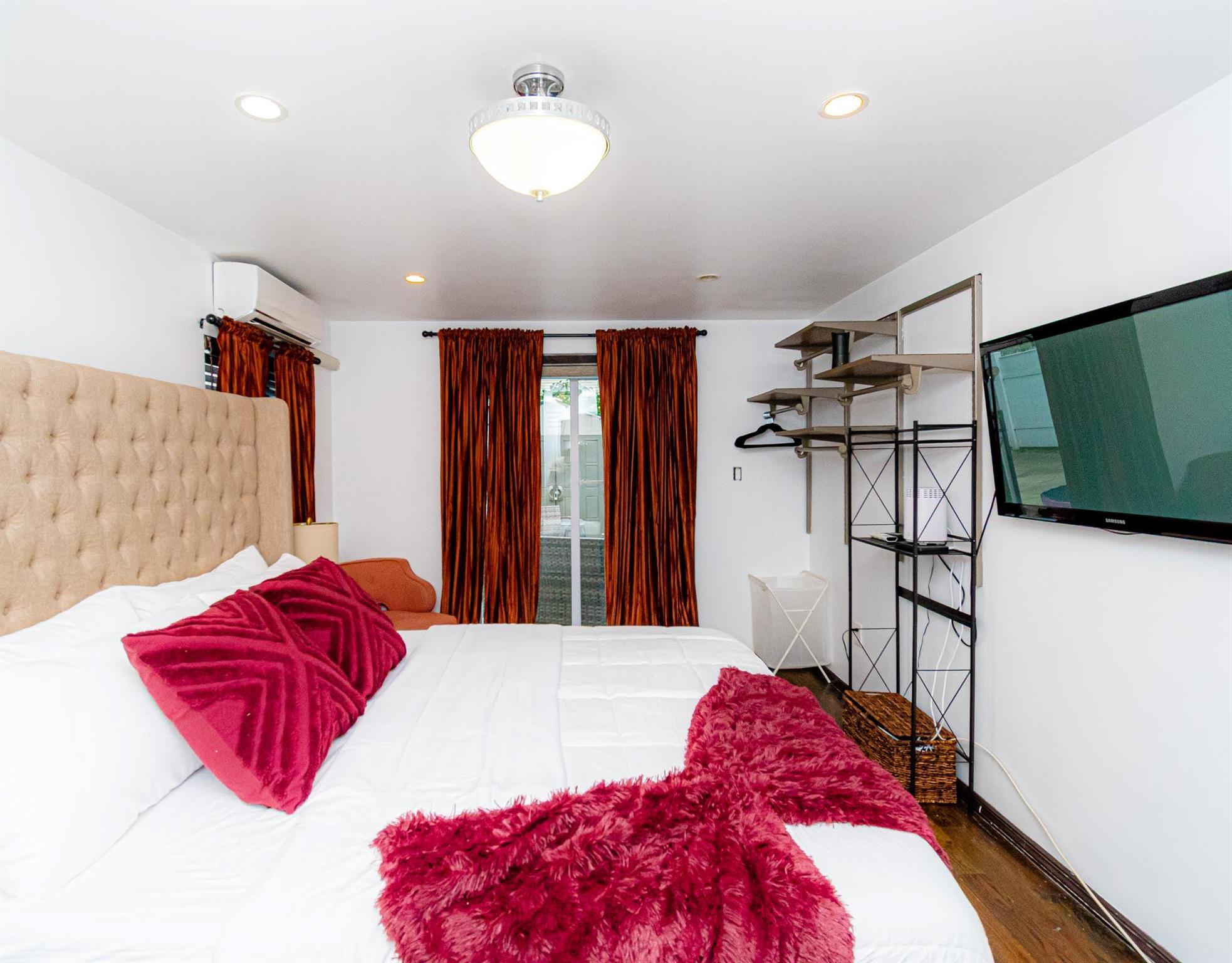 Single Family Bradford  Brooklyn, NY 11207, MLS-809086-16