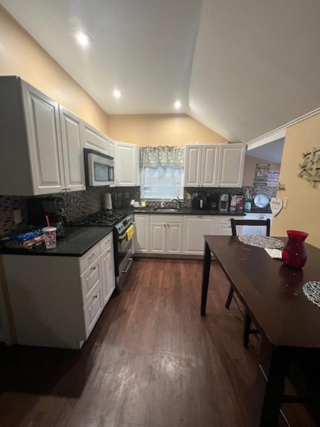 Single Family Schuyler  Bronx, NY 10465, MLS-809105-7