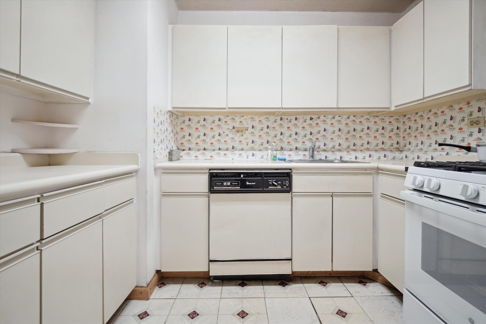 Condo 110th  Manhattan, NY 10026, MLS-809160-13