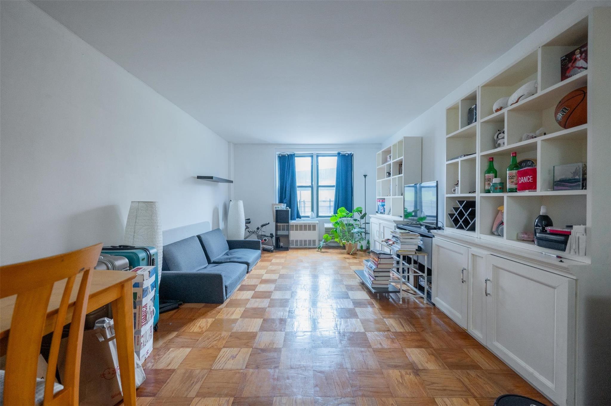 Condo Leverich  Queens, NY 11372, MLS-809185-2