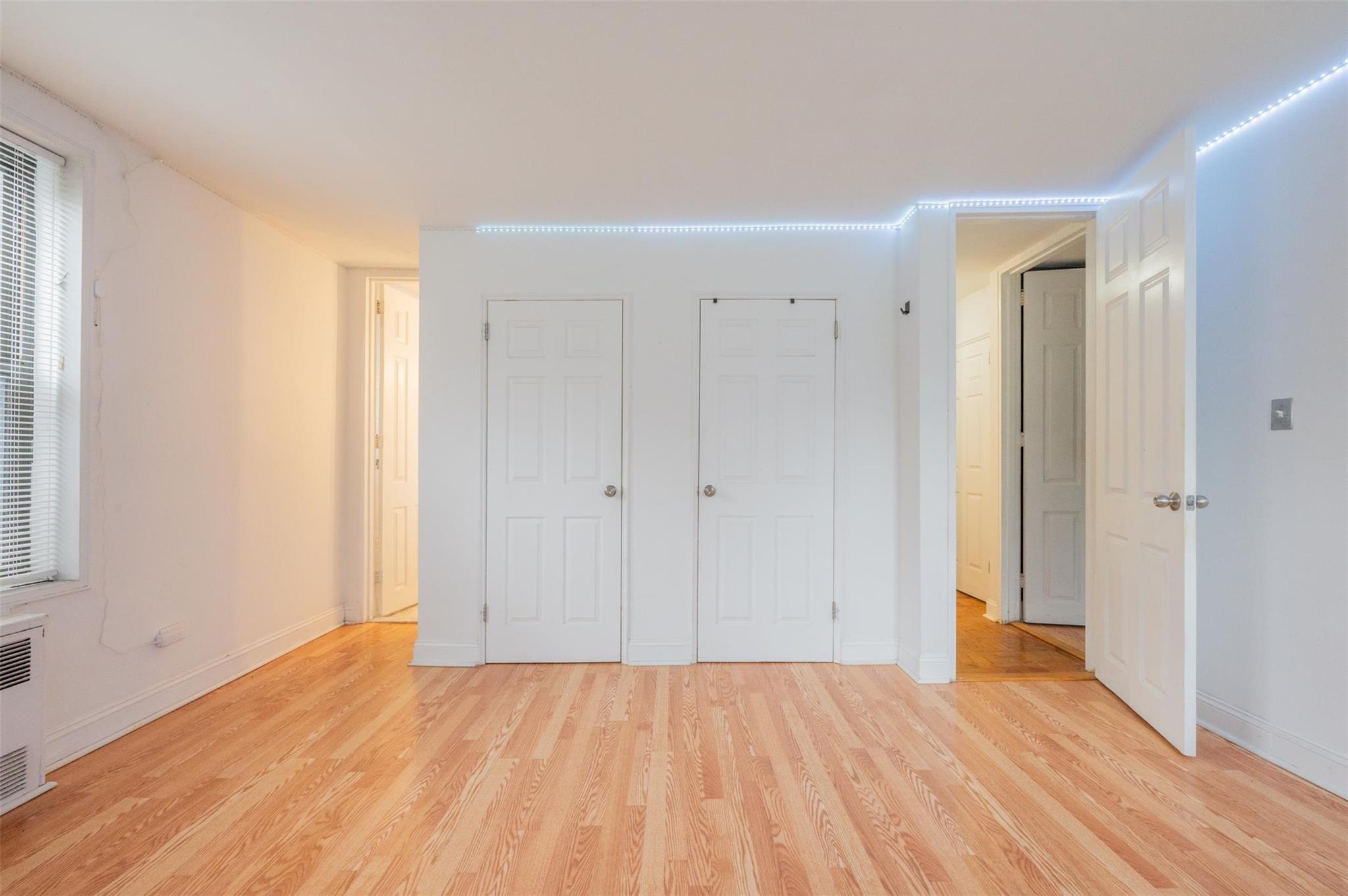 Condo Leverich  Queens, NY 11372, MLS-809185-4