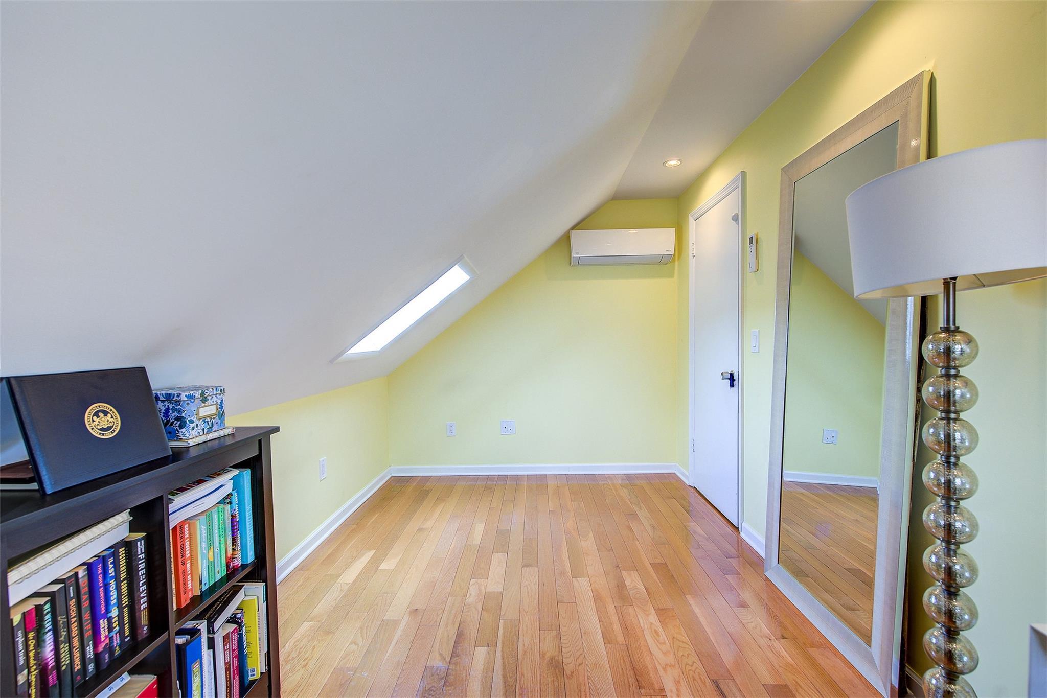 Single Family 41 Street  Queens, NY 11103, MLS-809191-37