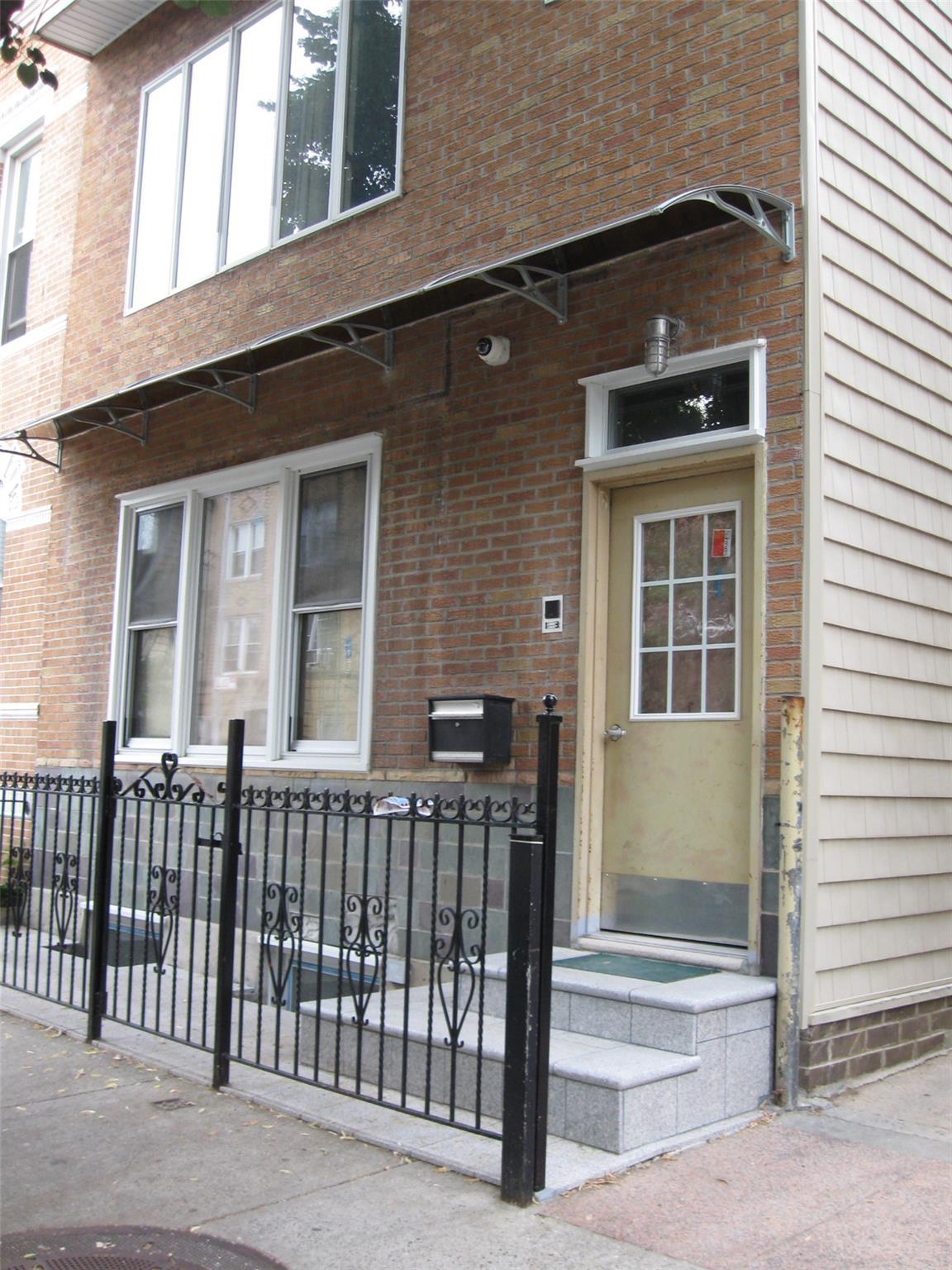 Single Family 41 Street  Queens, NY 11103, MLS-809191-4
