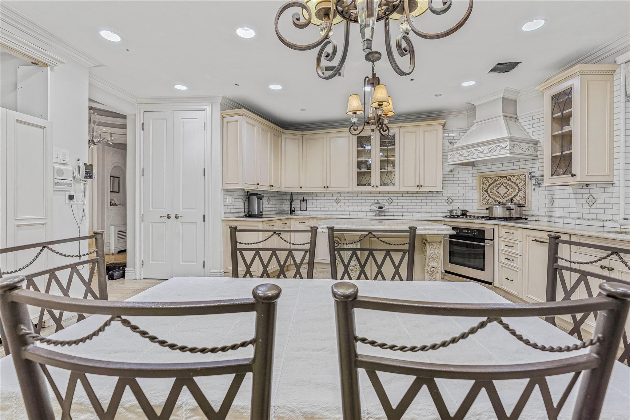 Condo Wallabout St #penthouse  Brooklyn, NY 11206-4317, MLS-809243-6