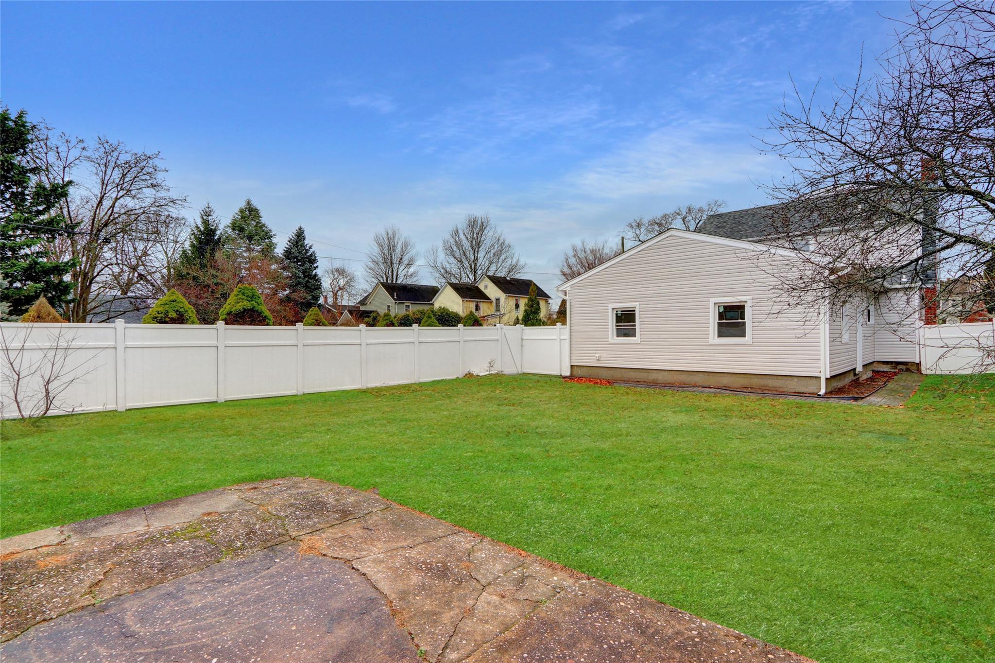 Single Family Jayne  Suffolk County, NY 11772, MLS-809264-28