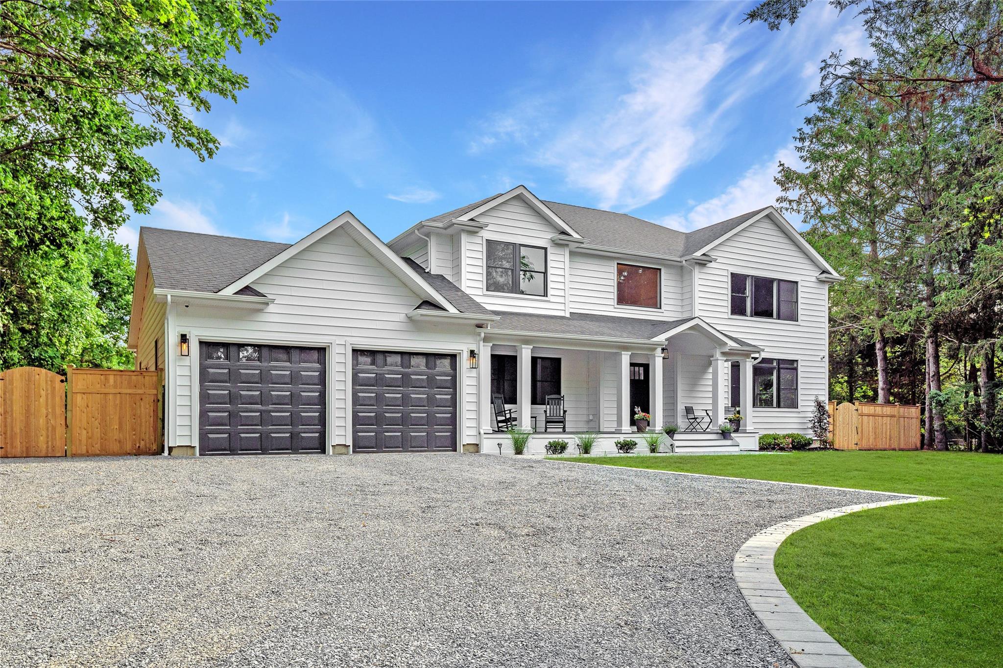 Apartment in Southampton - Old Country  Suffolk County, NY 11977