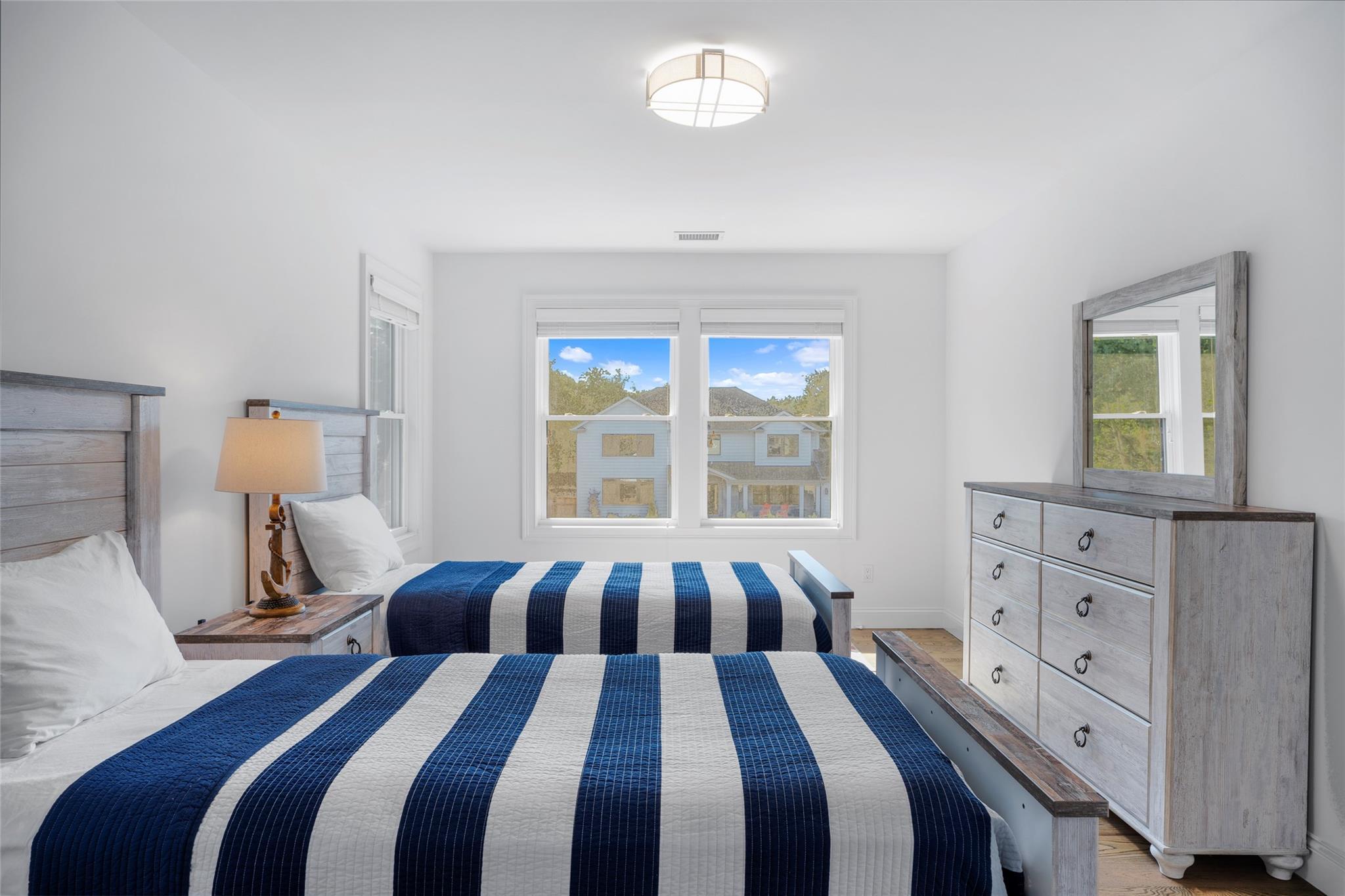Apartment Old Country  Suffolk County, NY 11977, MLS-809302-17