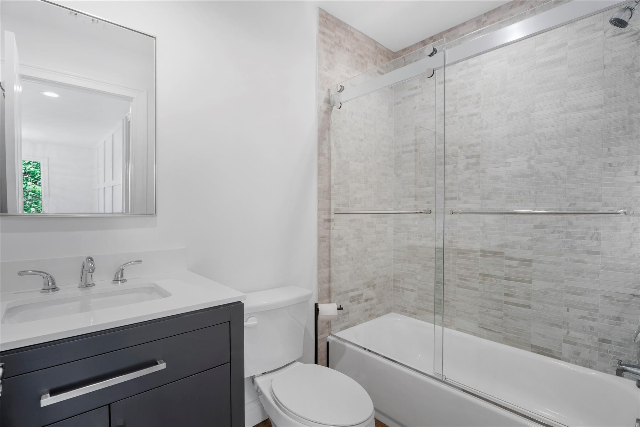 Apartment Old Country  Suffolk County, NY 11977, MLS-809302-19