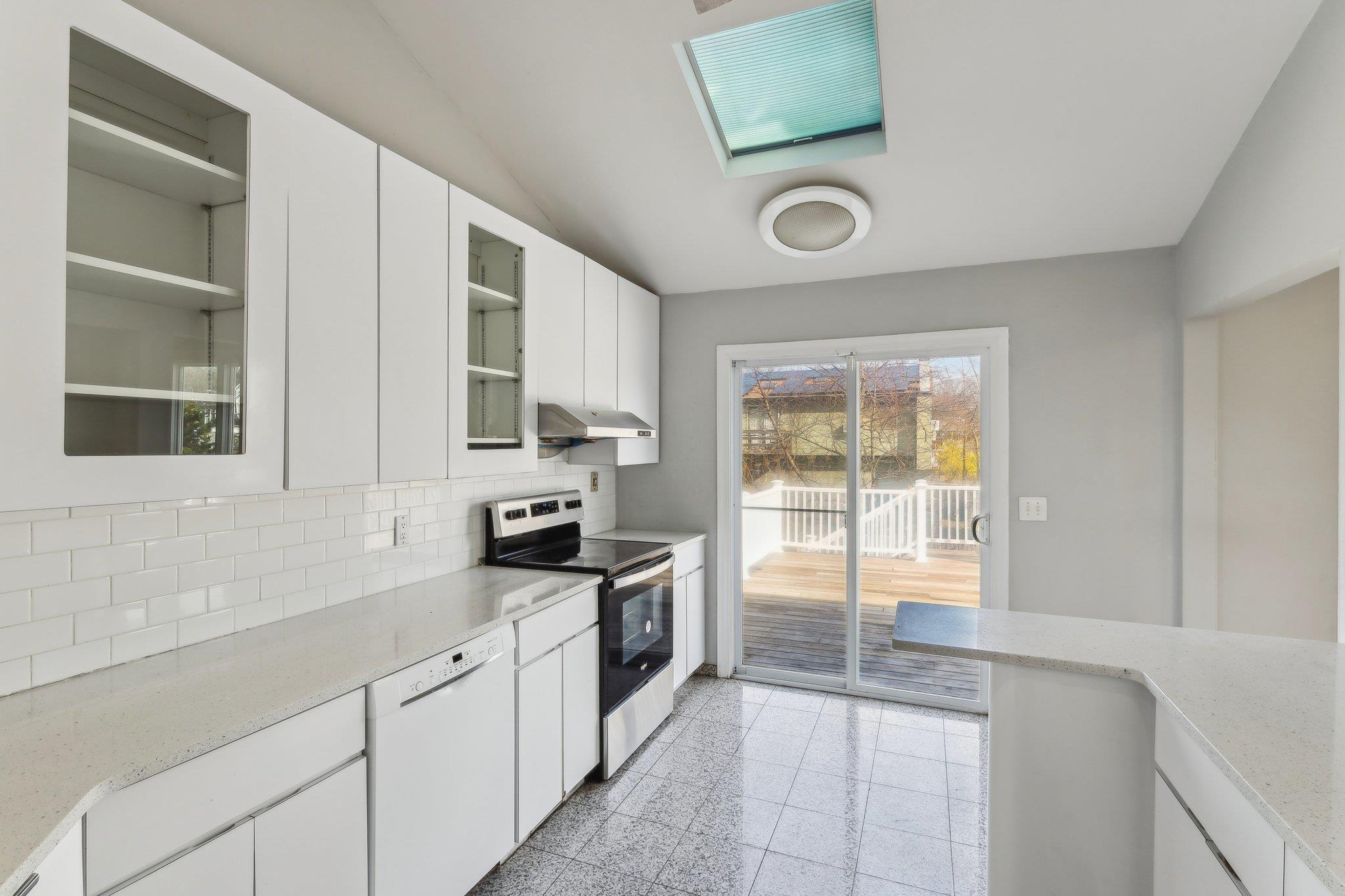 Single Family Dehan  Suffolk County, NY 11787, MLS-809304-12