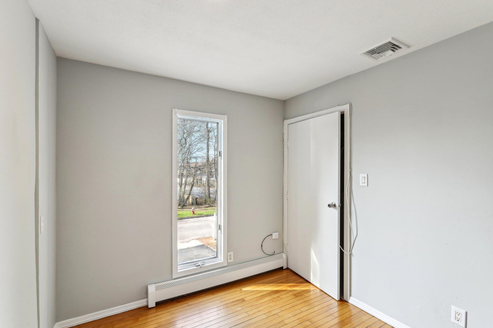 Single Family Dehan  Suffolk County, NY 11787, MLS-809304-13