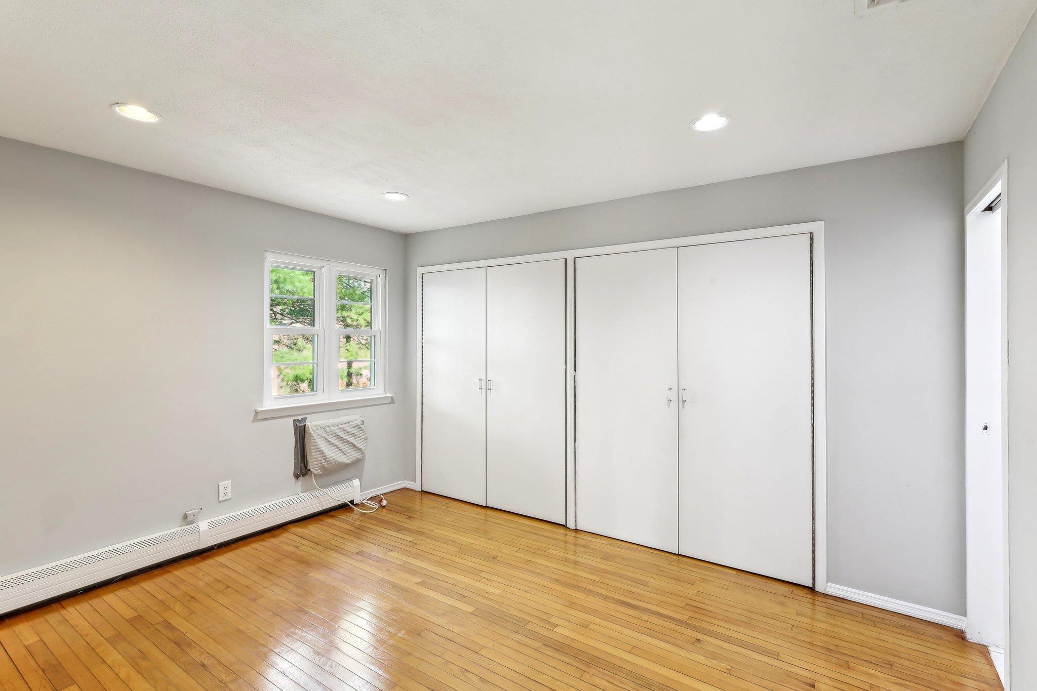Single Family Dehan  Suffolk County, NY 11787, MLS-809304-17