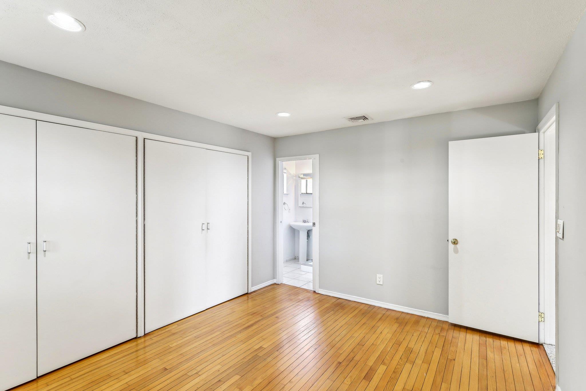 Single Family Dehan  Suffolk County, NY 11787, MLS-809304-18