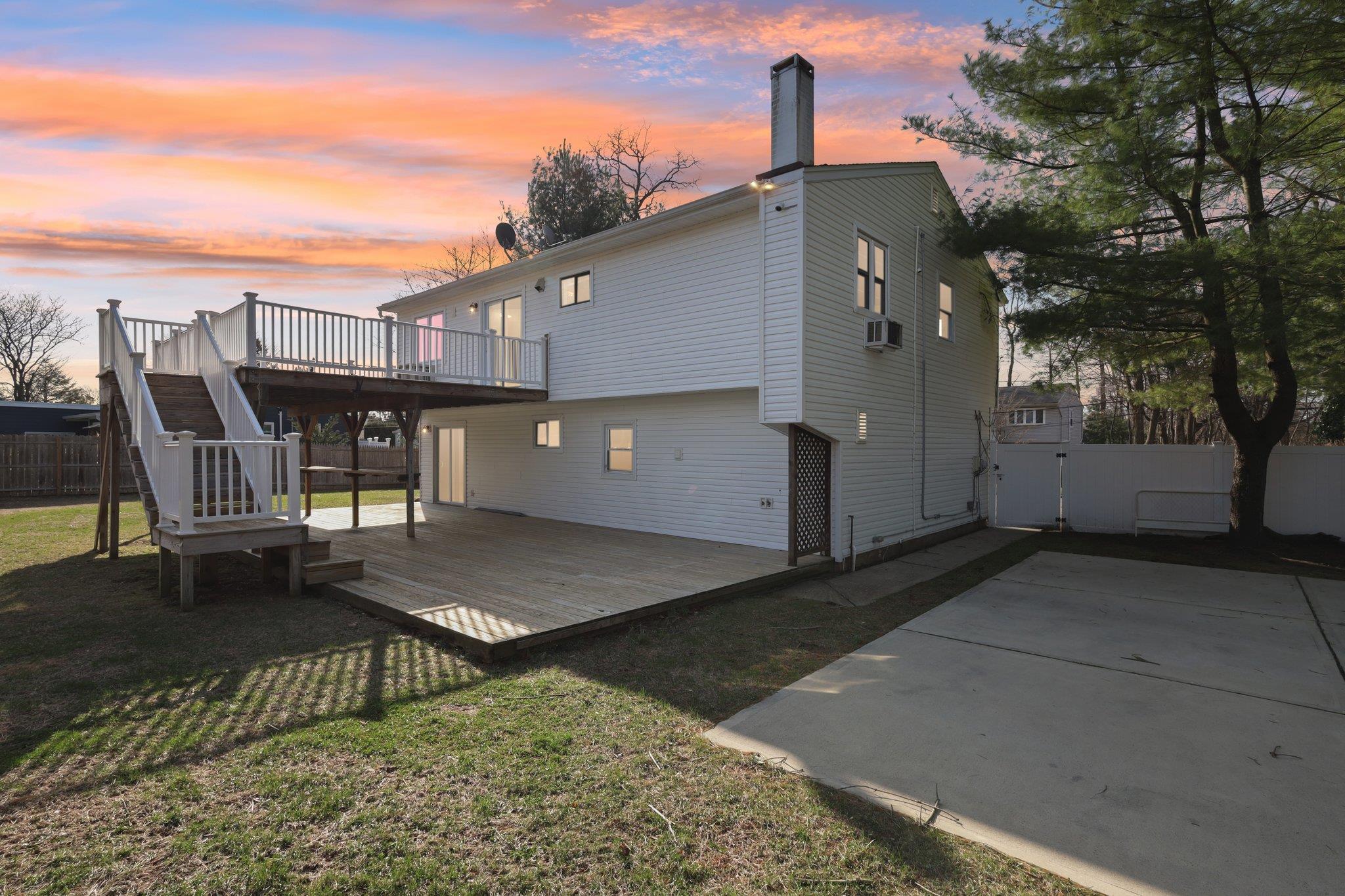 Single Family Dehan  Suffolk County, NY 11787, MLS-809304-2