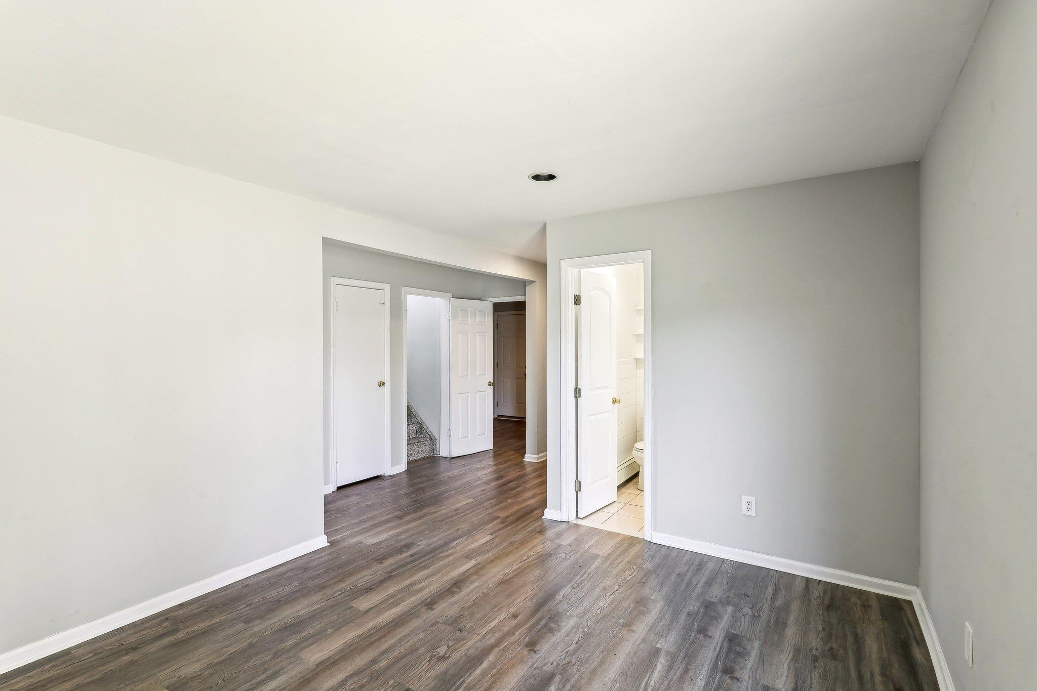 Single Family Dehan  Suffolk County, NY 11787, MLS-809304-25